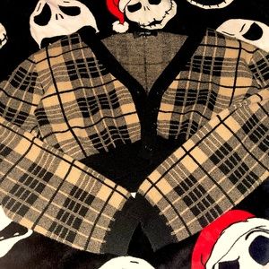 Unworn Brown and black plad cropped button up sweater